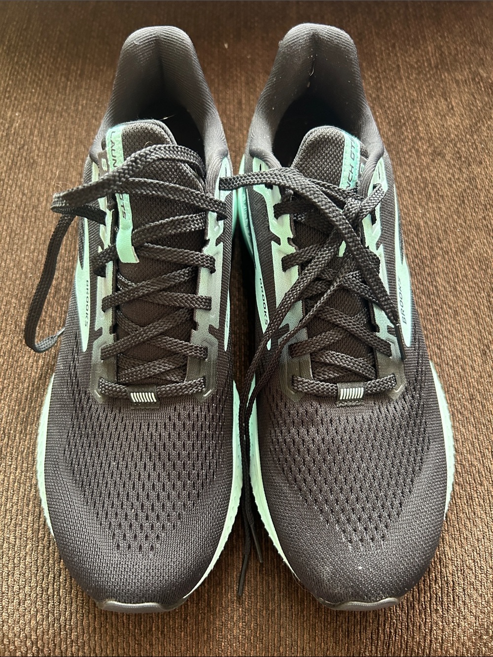 Brooks women’s Black & Mint Running Sneakers